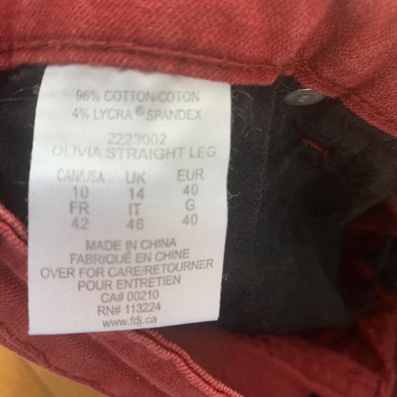 Classic red jeans - Picture 4 of 4